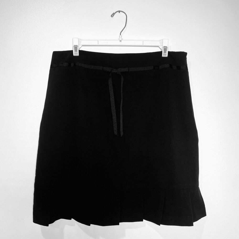 Larry Levine Black A-Line Skirt w/ Pleated Hem Classic Workwear Style – 12